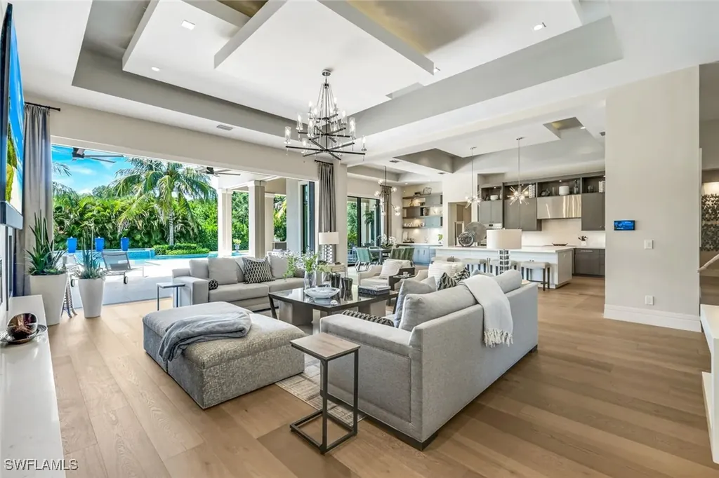 112 Hickory Road Naples FL 34108