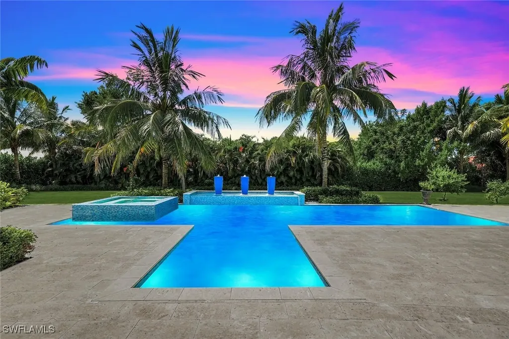 112 Hickory Road Naples FL 34108