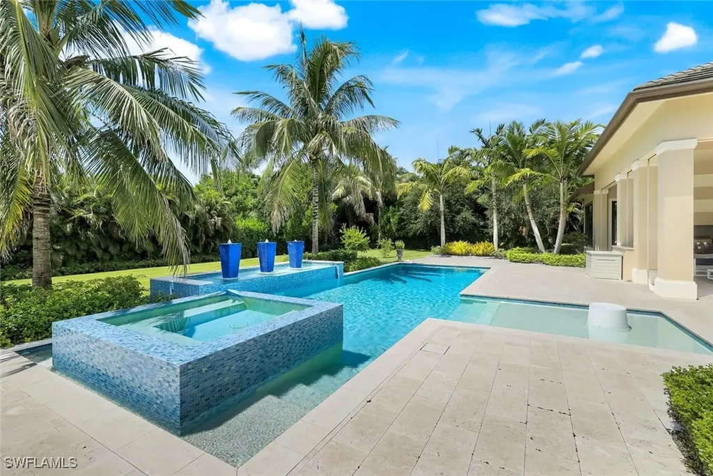 112 Hickory Road Naples FL 34108