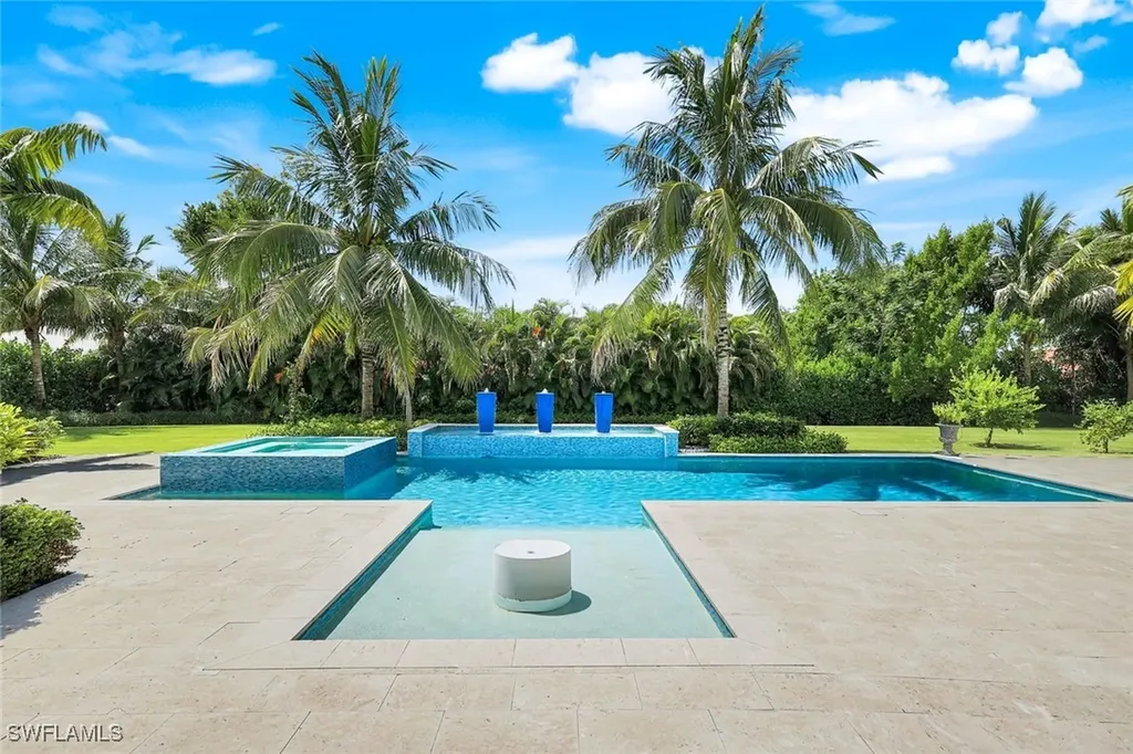 112 Hickory Road Naples FL 34108