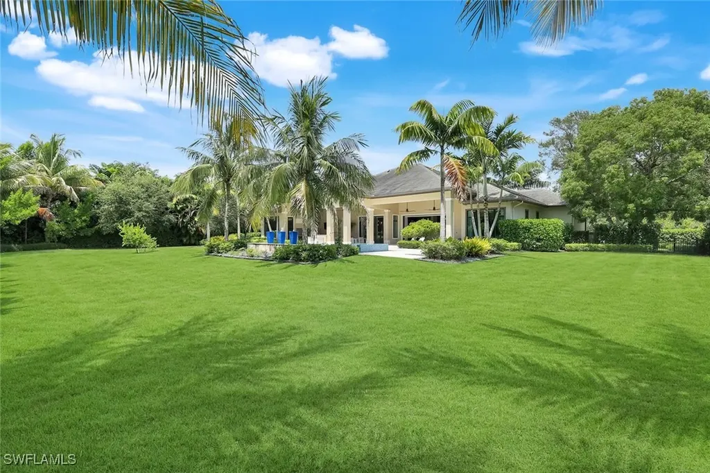 112 Hickory Road Naples FL 34108