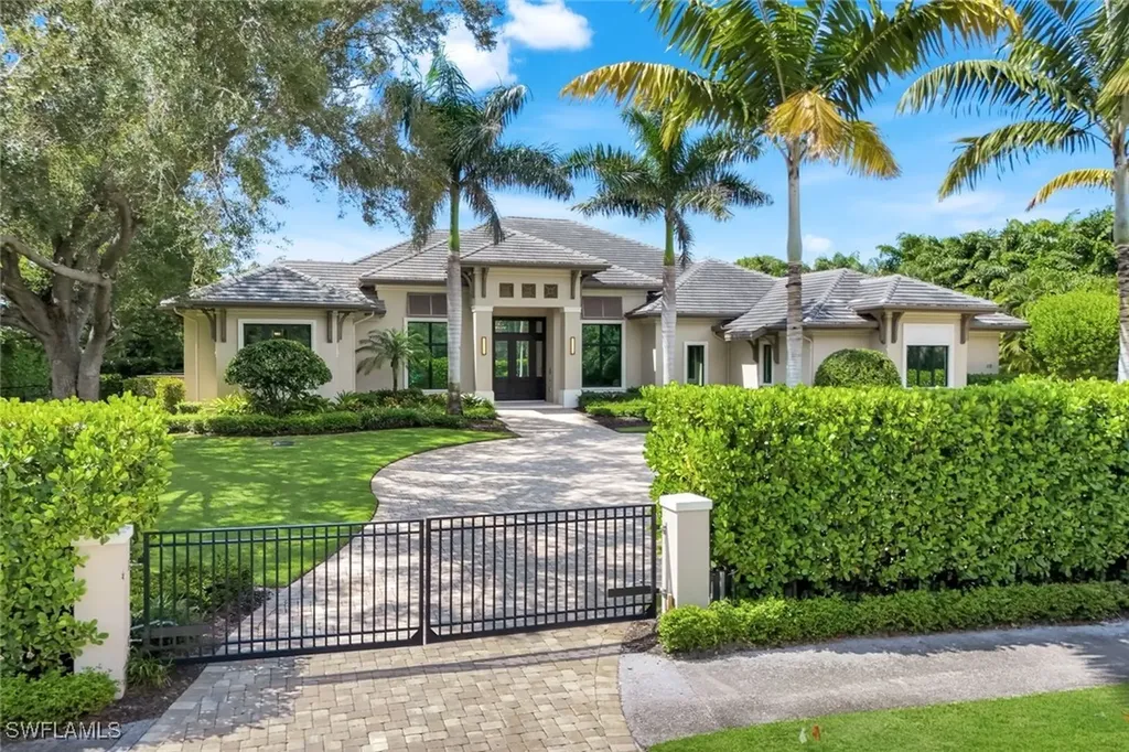 112 Hickory Road Naples FL 34108