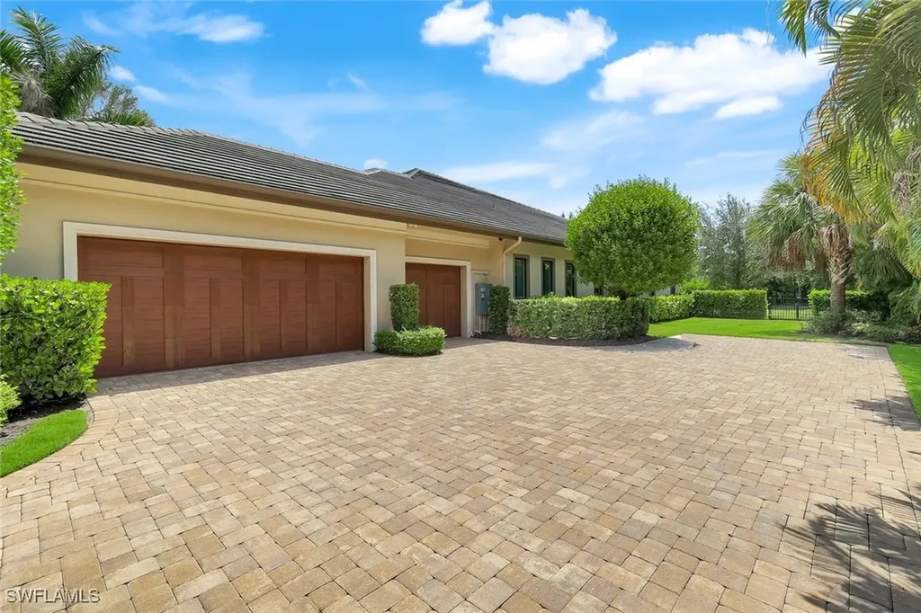 112 Hickory Road Naples FL 34108