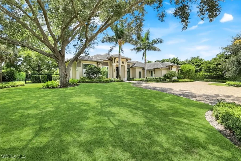 112 Hickory Road Naples FL 34108