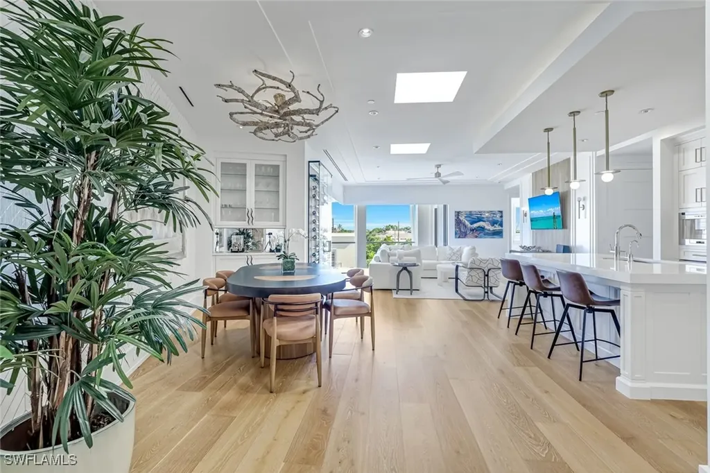 382 12th Avenue S Naples FL 34102