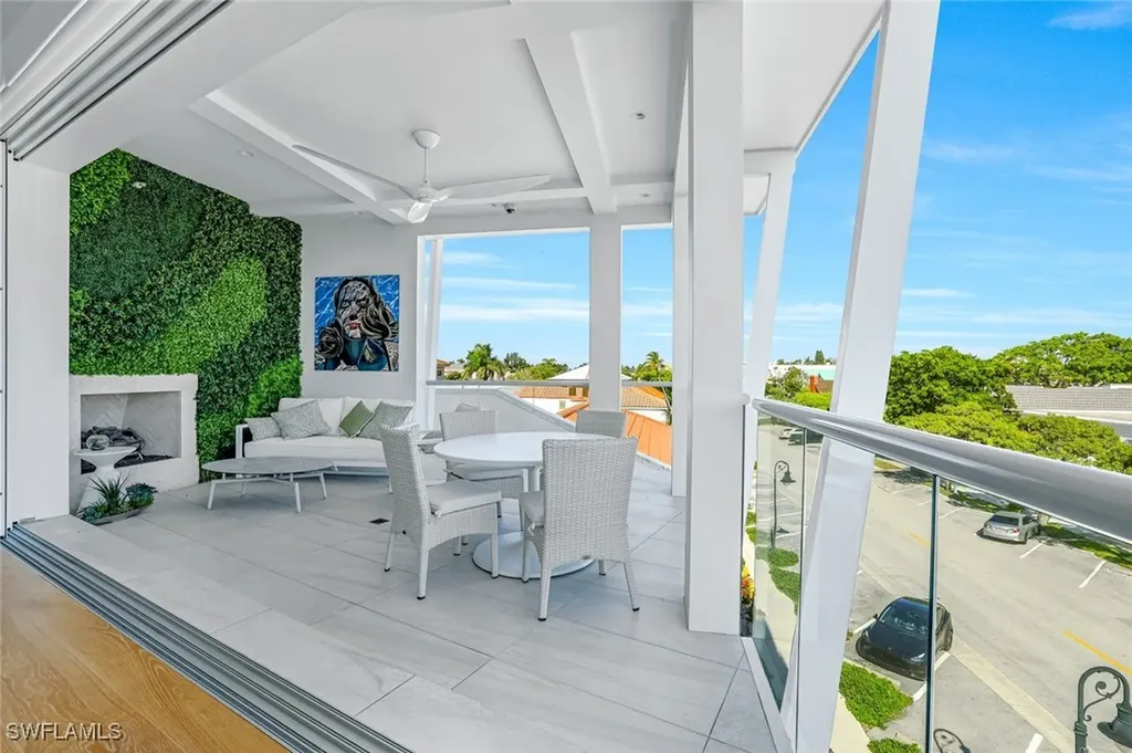 382 12th Avenue S Naples FL 34102