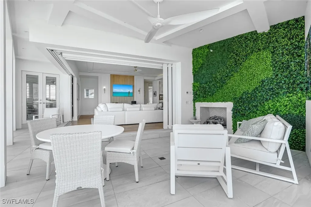 382 12th Avenue S Naples FL 34102