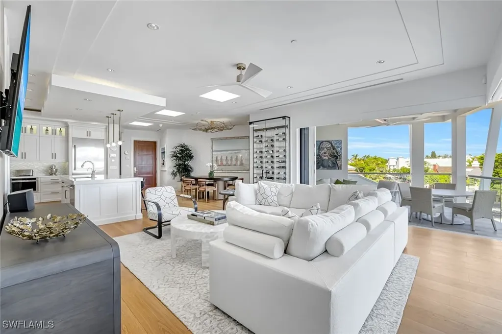 382 12th Avenue S Naples FL 34102