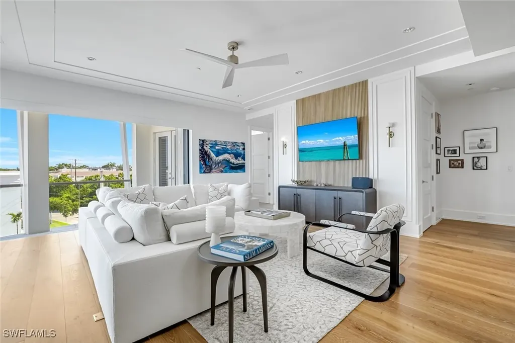 382 12th Avenue S Naples FL 34102