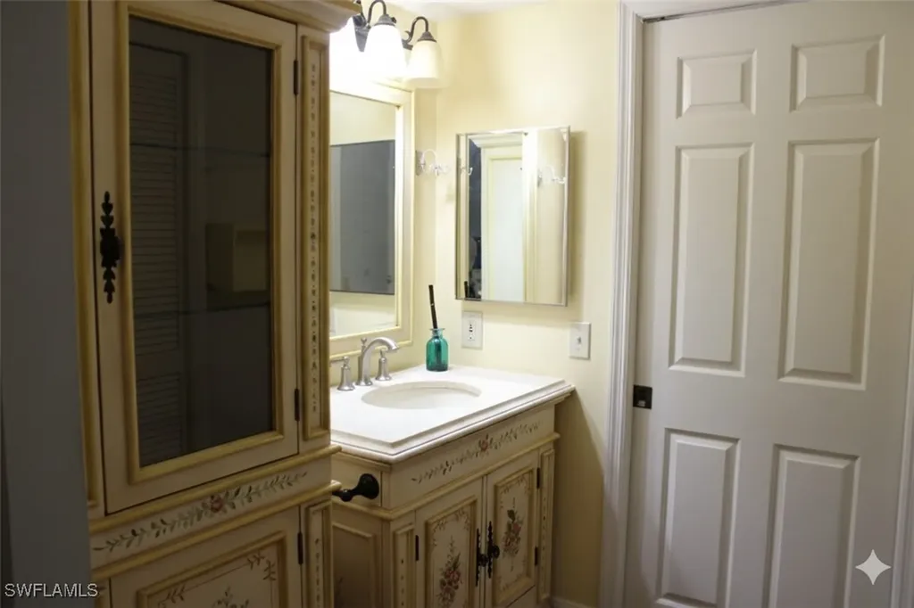 7360 Saint Ives Way Naples FL 34104