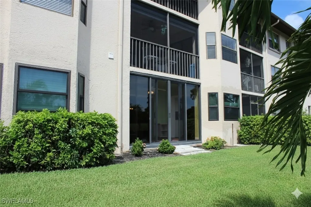 7360 Saint Ives Way Naples FL 34104