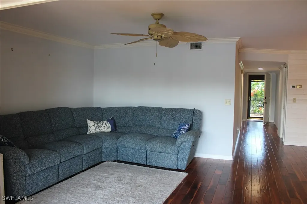 7360 Saint Ives Way Naples FL 34104