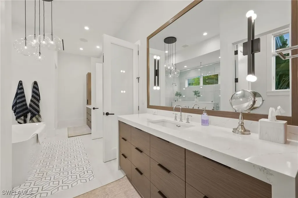 6253 Highcroft Drive Naples FL 34119