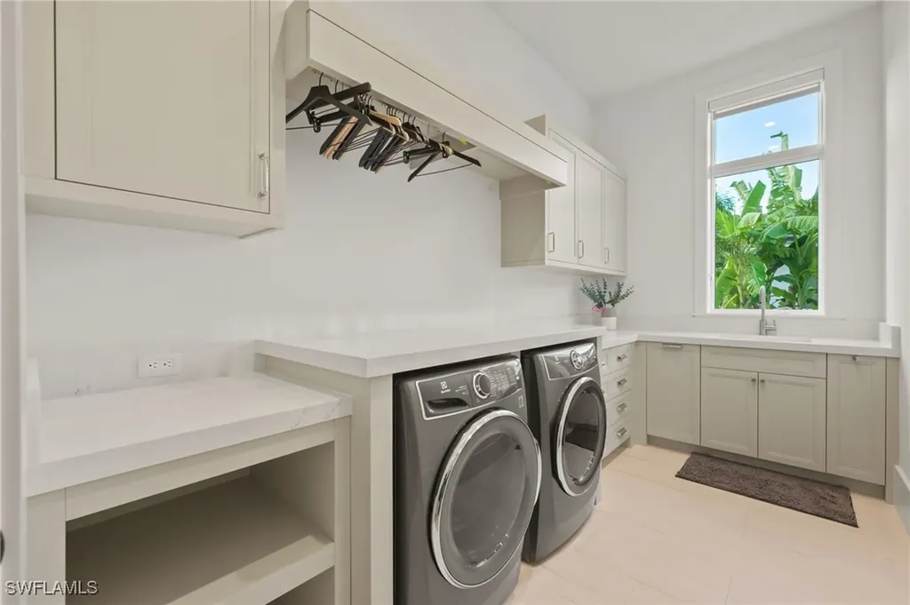 6253 Highcroft Drive Naples FL 34119