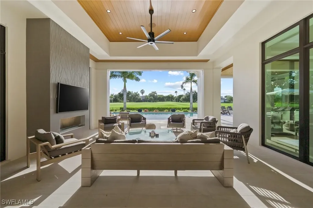 6253 Highcroft Drive Naples FL 34119