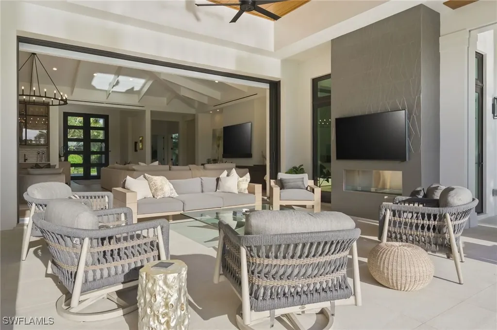 6253 Highcroft Drive Naples FL 34119