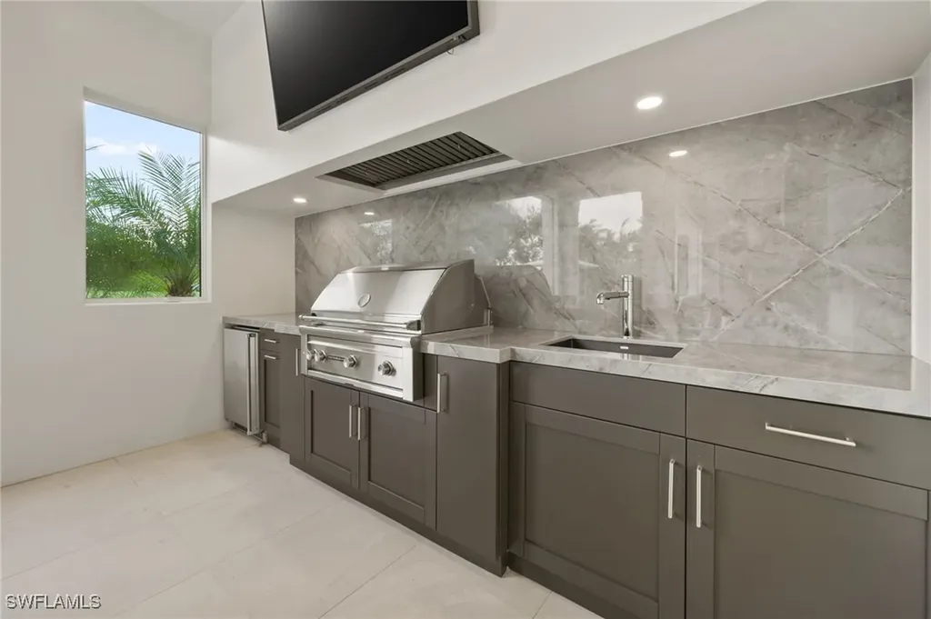 6253 Highcroft Drive Naples FL 34119