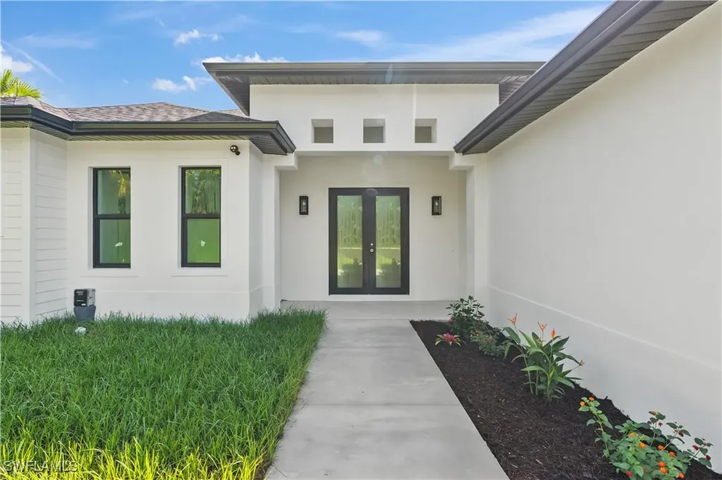 2132 Desoto Boulevard S Naples FL 34117