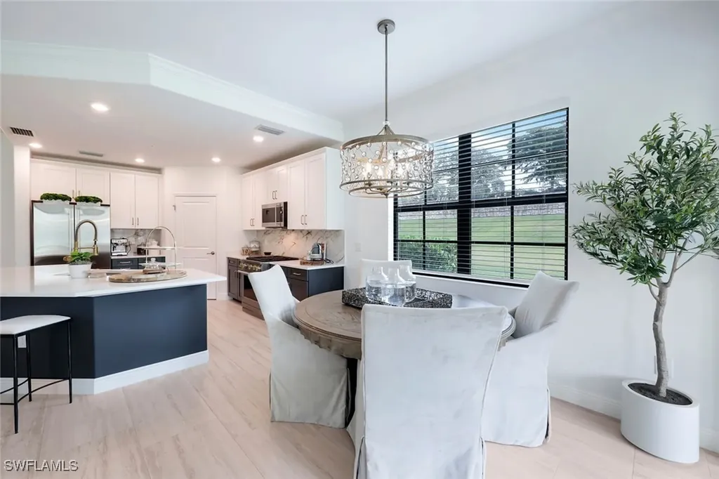 16348 Viansa Way Naples FL 34110