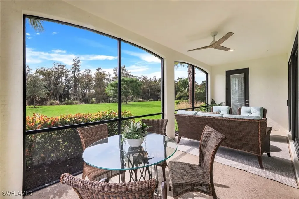 16348 Viansa Way Naples FL 34110