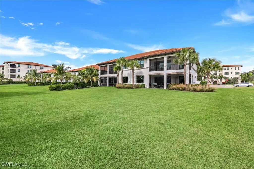 16348 Viansa Way Naples FL 34110