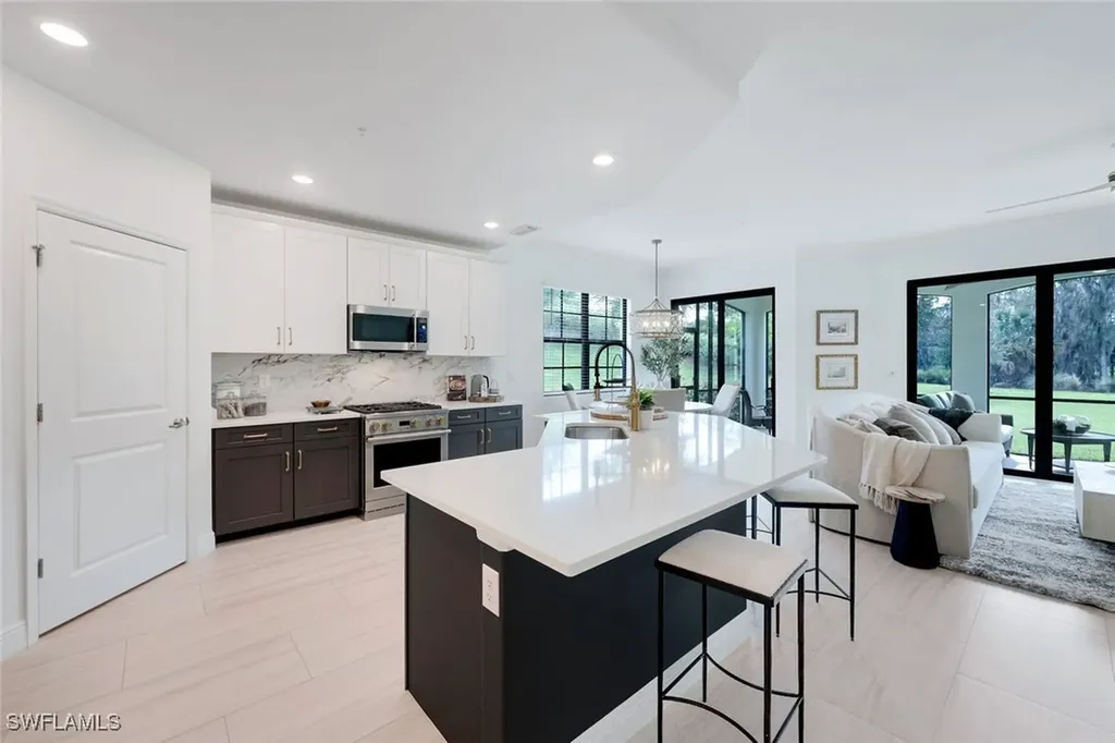 16348 Viansa Way Naples FL 34110