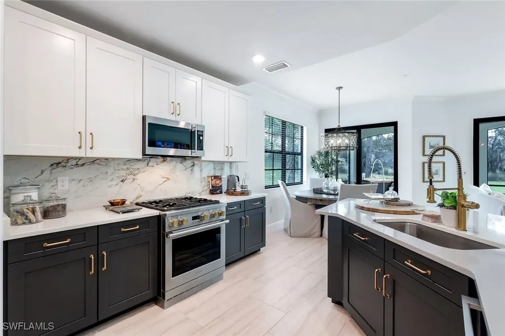 16348 Viansa Way Naples FL 34110