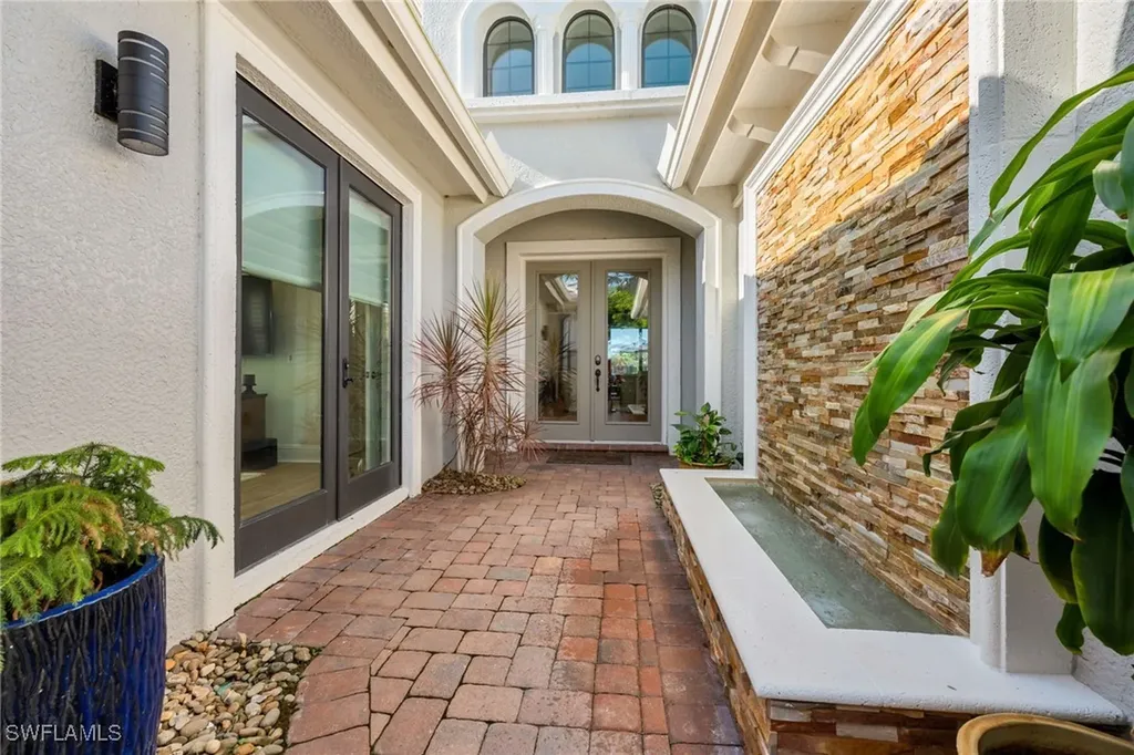 11958 Heather Woods Court Naples FL 34120