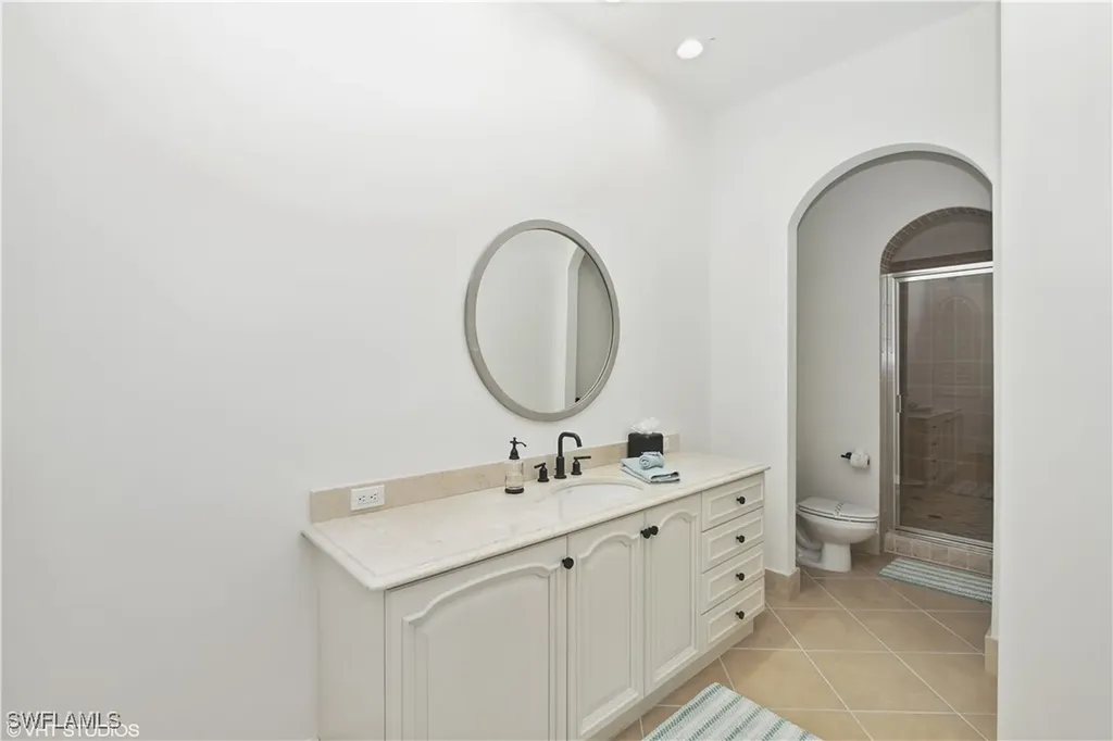 6501 Crown Colony Place Naples FL 34108