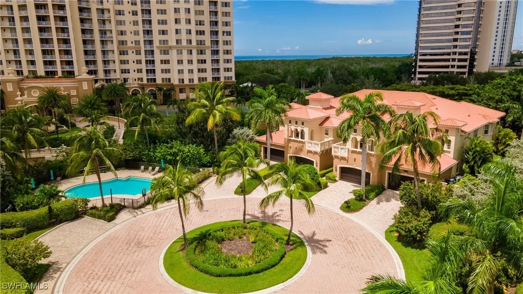 6501 Crown Colony Place Naples FL 34108