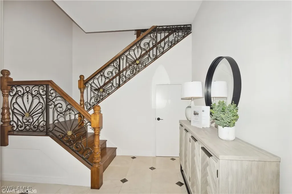 6501 Crown Colony Place Naples FL 34108