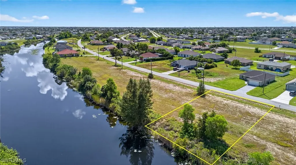 2059 NW 17th Street Cape Coral FL 33993