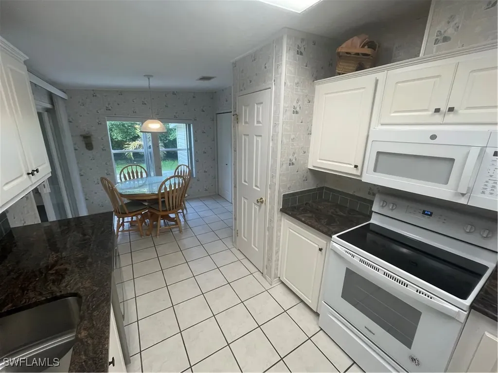 5870 Burrwood Court Fort Myers FL 33905