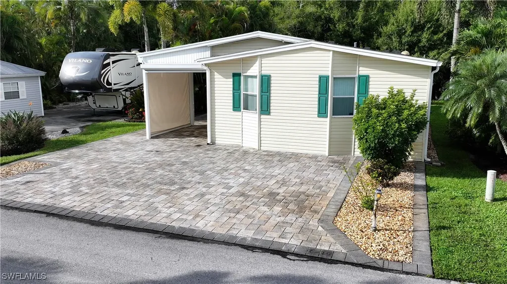 5870 Burrwood Court Fort Myers FL 33905