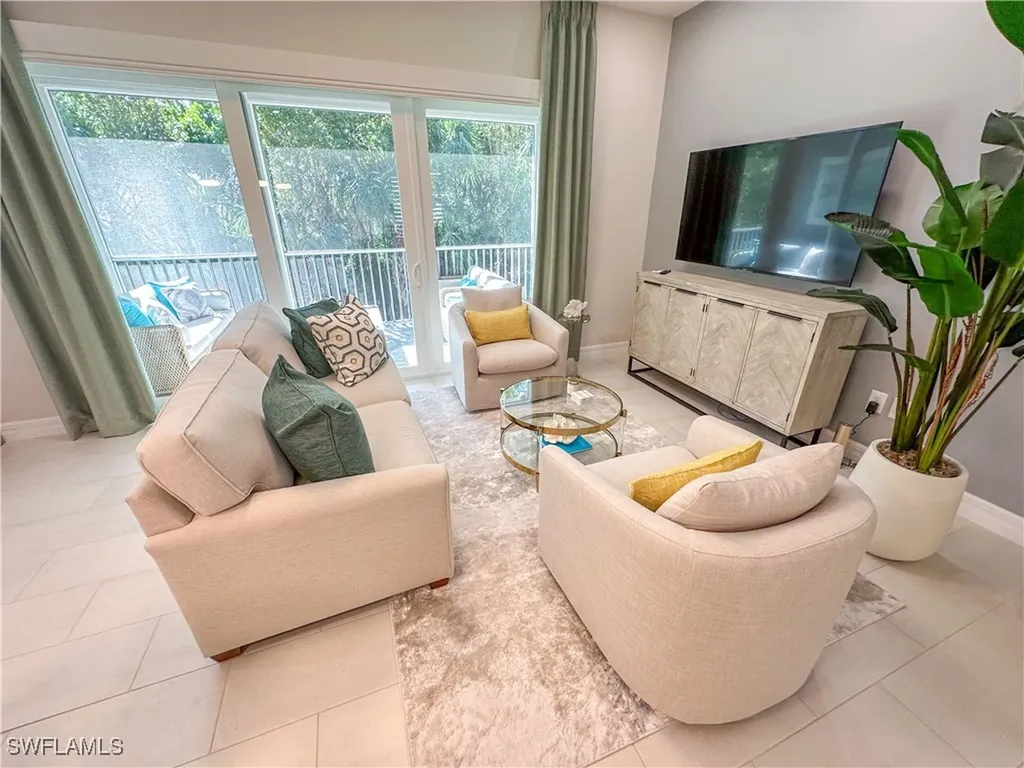 232 Indies Drive E Naples FL 34114
