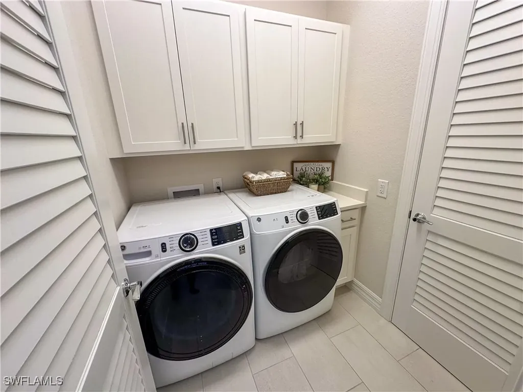 232 Indies Drive E Naples FL 34114