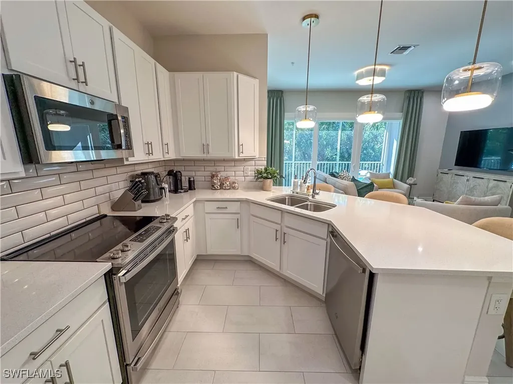 232 Indies Drive E Naples FL 34114