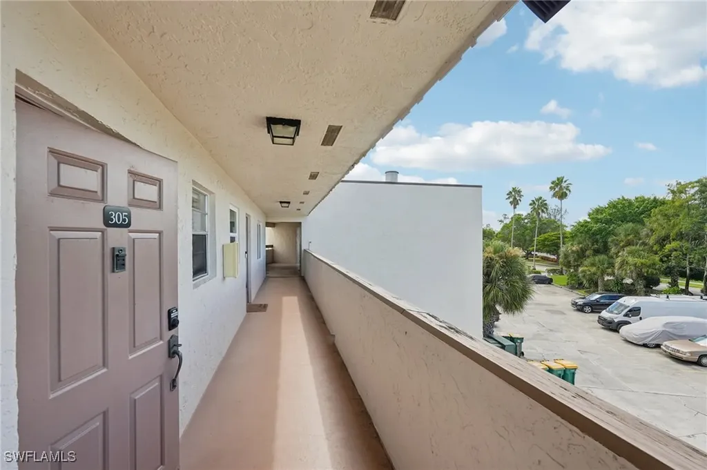 499 Forest Lakes Boulevard Naples FL 34105