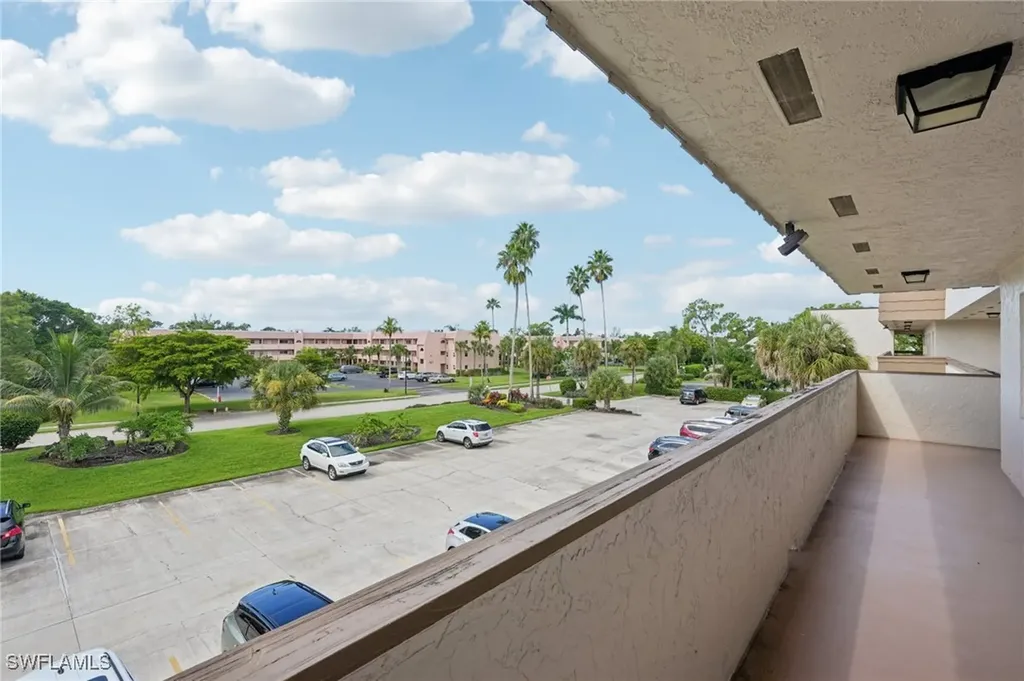 499 Forest Lakes Boulevard Naples FL 34105