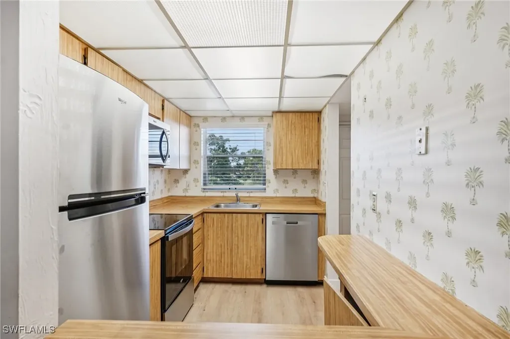 499 Forest Lakes Boulevard Naples FL 34105