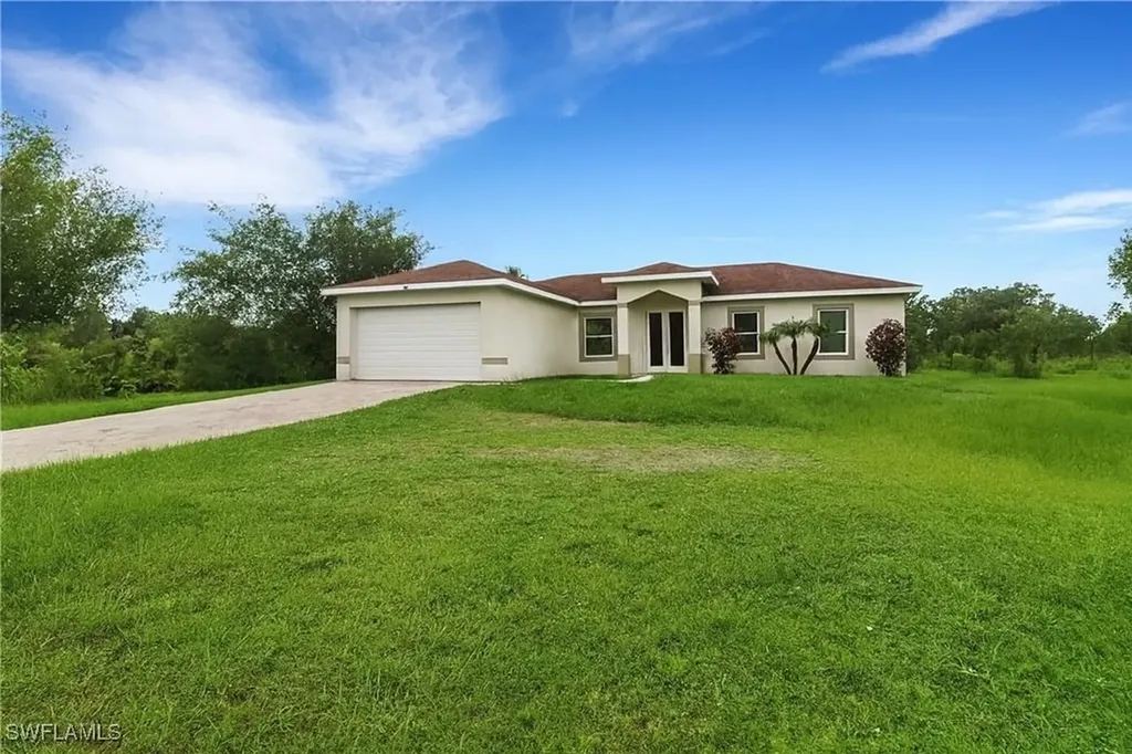 4240 62nd Avenue NE Naples FL 34120
