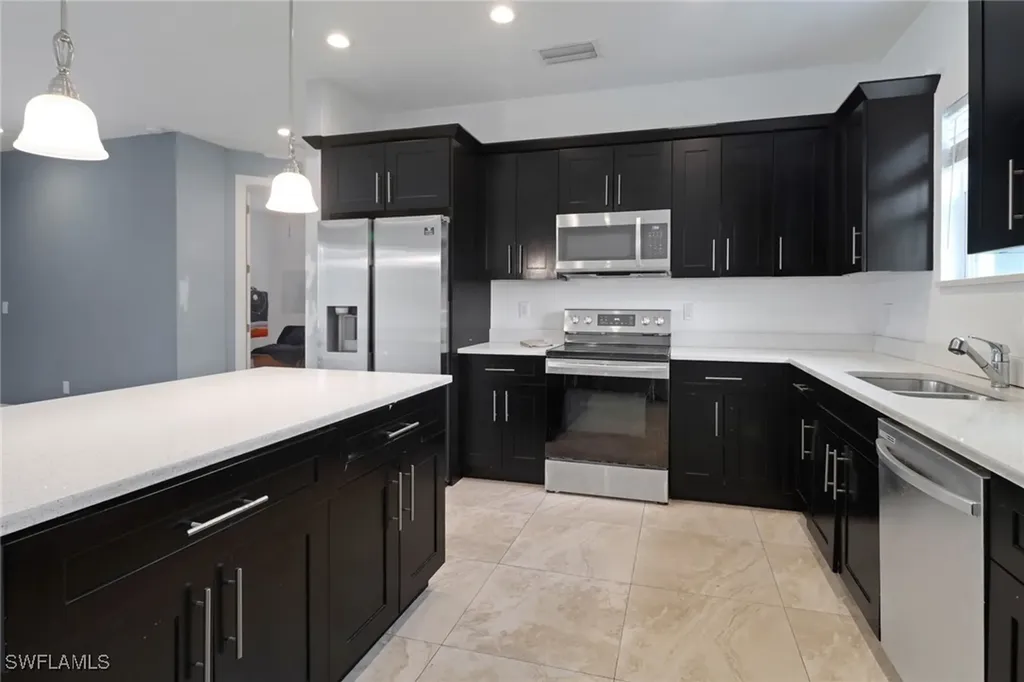 4240 62nd Avenue NE Naples FL 34120