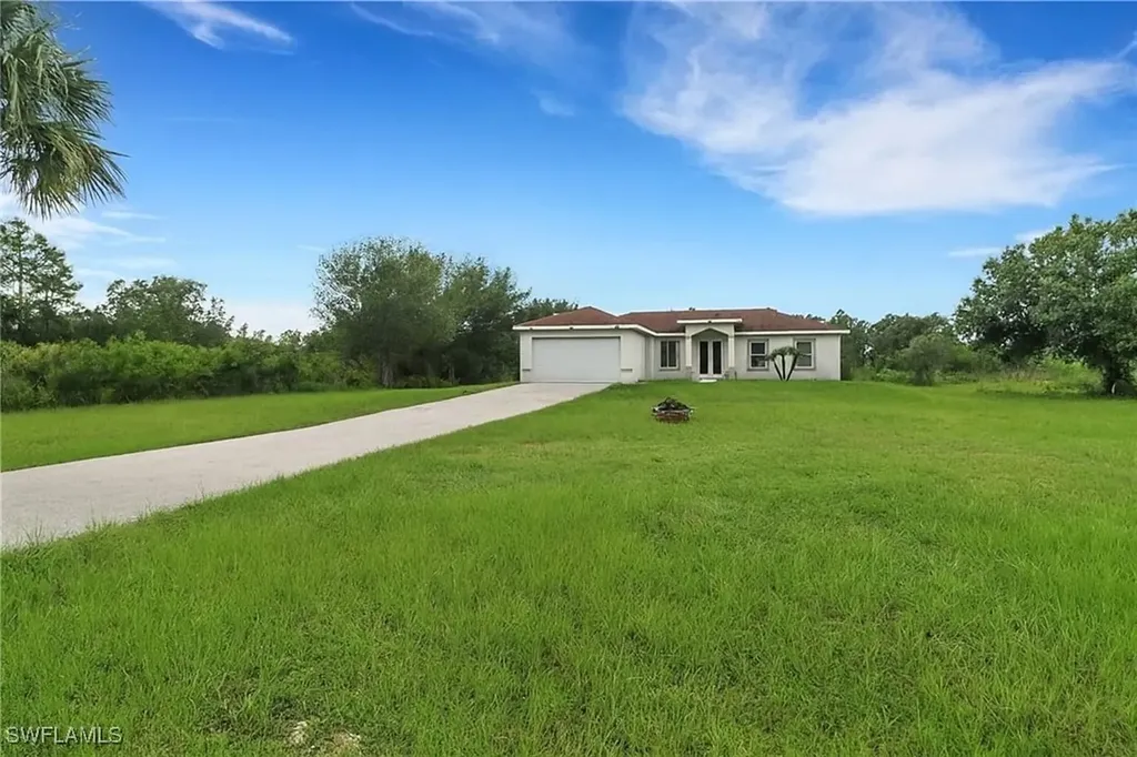 4240 62nd Avenue NE Naples FL 34120