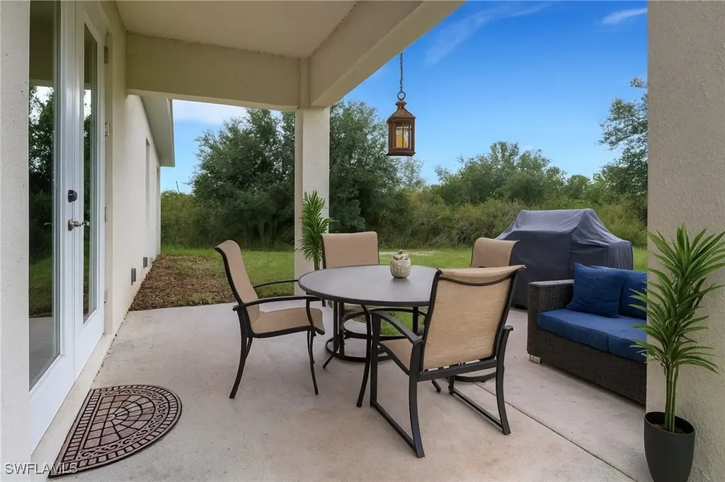 4240 62nd Avenue NE Naples FL 34120