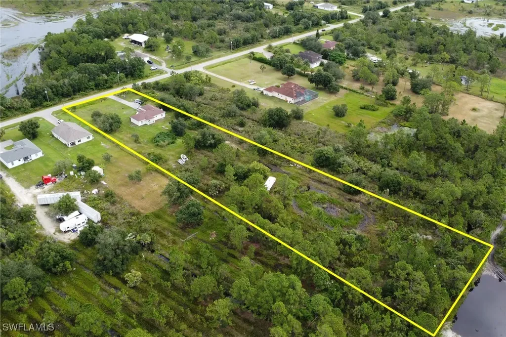4240 62nd Avenue NE Naples FL 34120