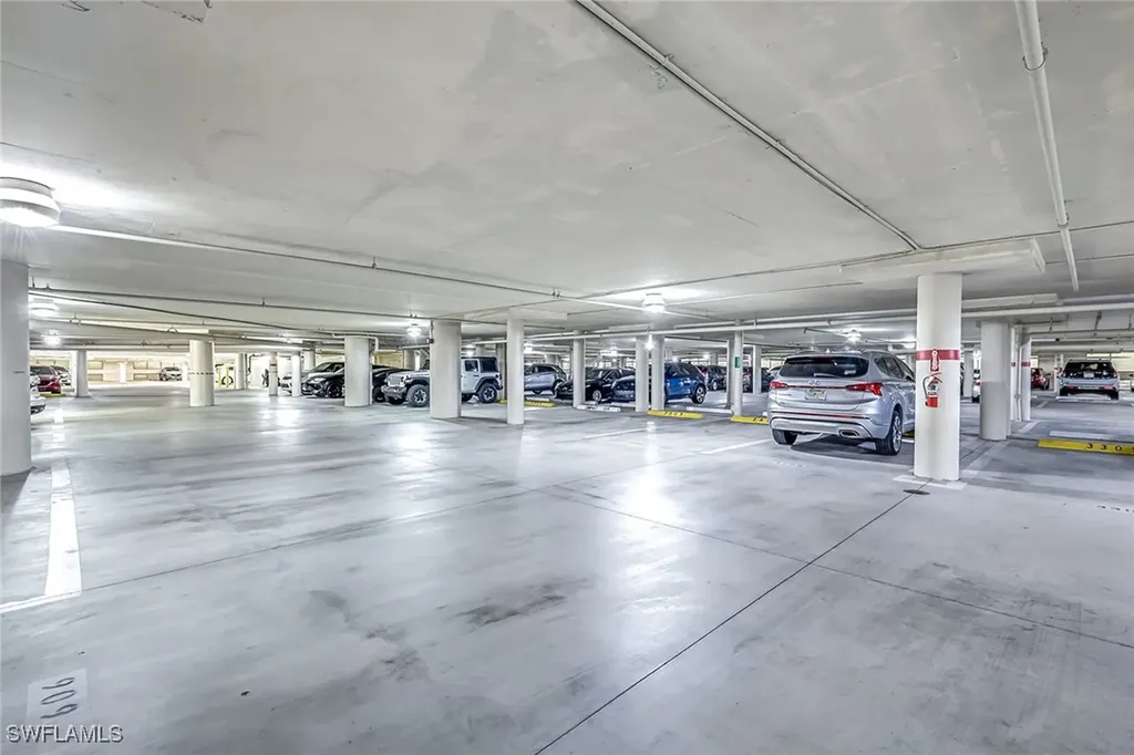 2090 W First Street Fort Myers FL 33901