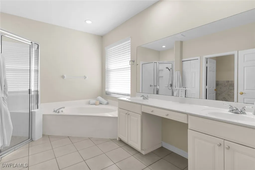 8574 Pepper Tree Way Naples FL 34114