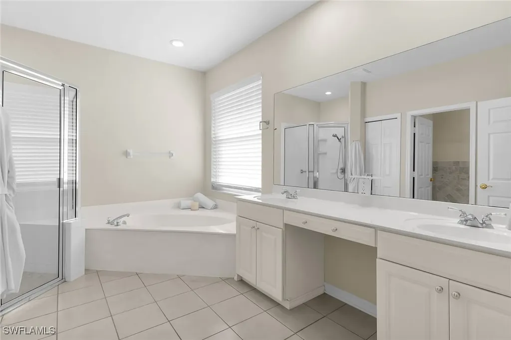 8574 Pepper Tree Way Naples FL 34114