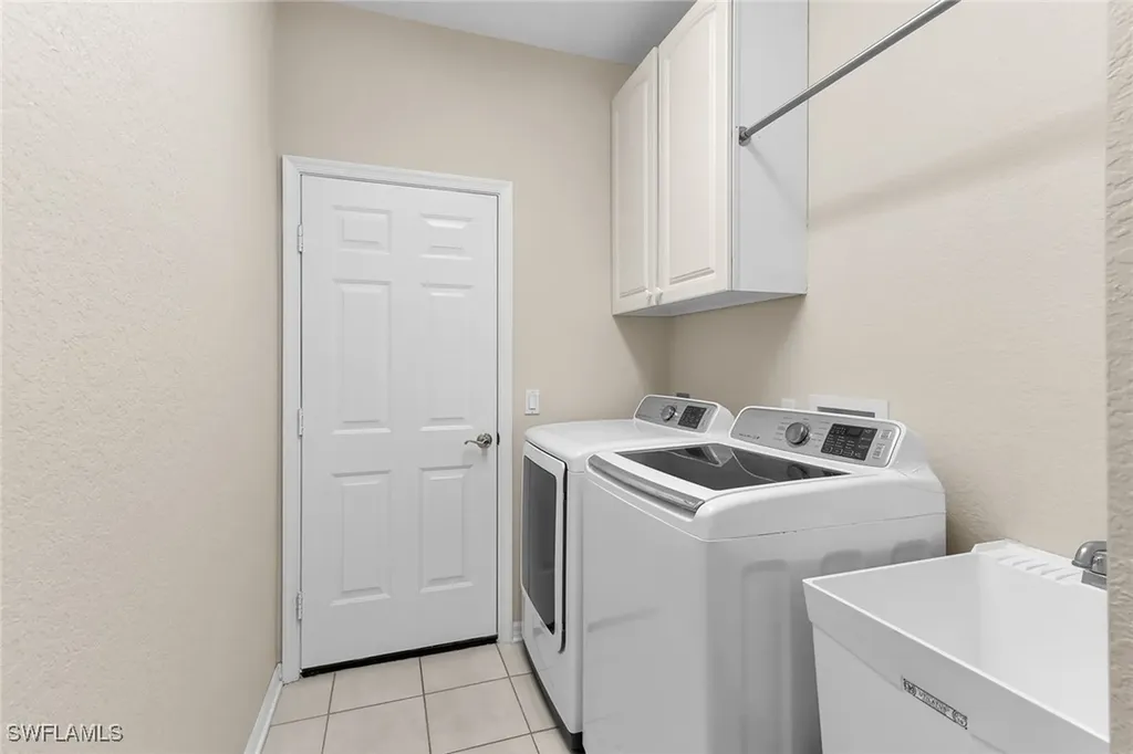 8574 Pepper Tree Way Naples FL 34114