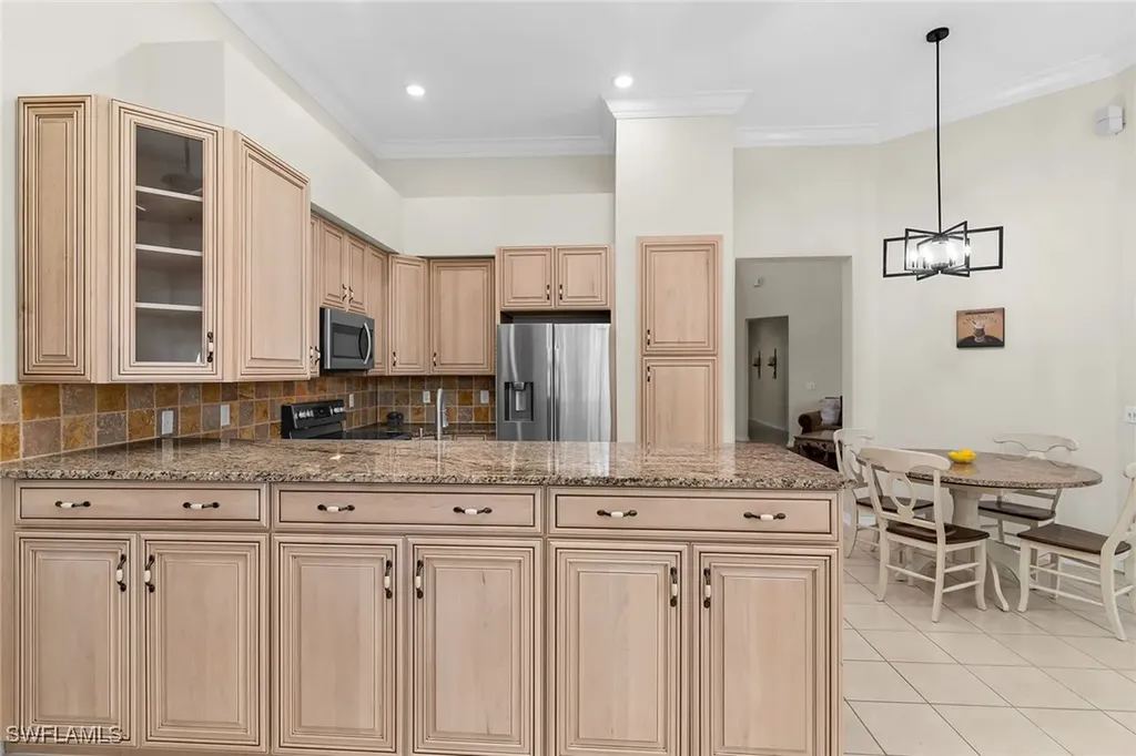 8574 Pepper Tree Way Naples FL 34114